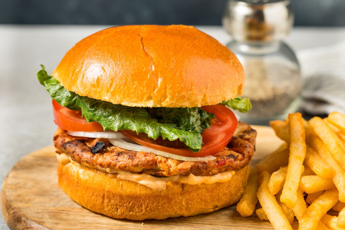 Turkey Burgers with Seasoned Steak Fries